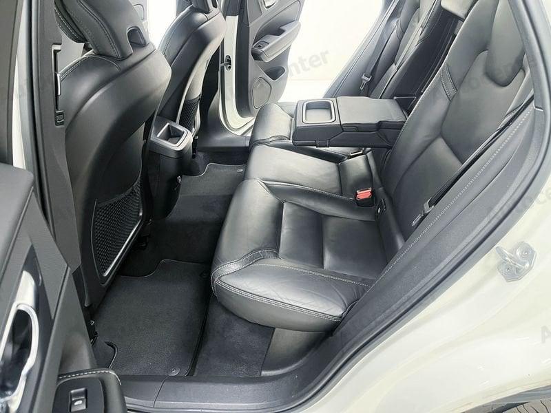 Volvo XC60 XC60 B4 (d) TRAZ ANT 197CV AUT R DESIGN **AUTOCARRO N1**