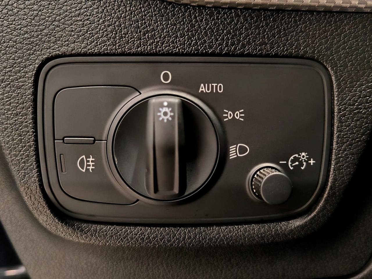 Audi Q2 30 TDI S tronic Business