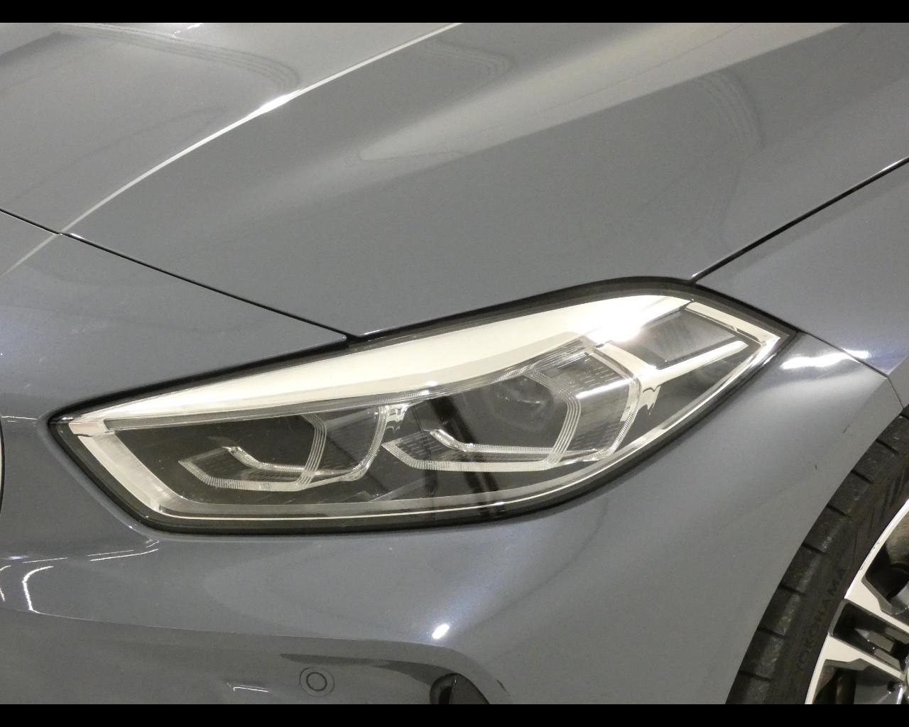 BMW Serie 1 (F40) - 118d 5p. Msport