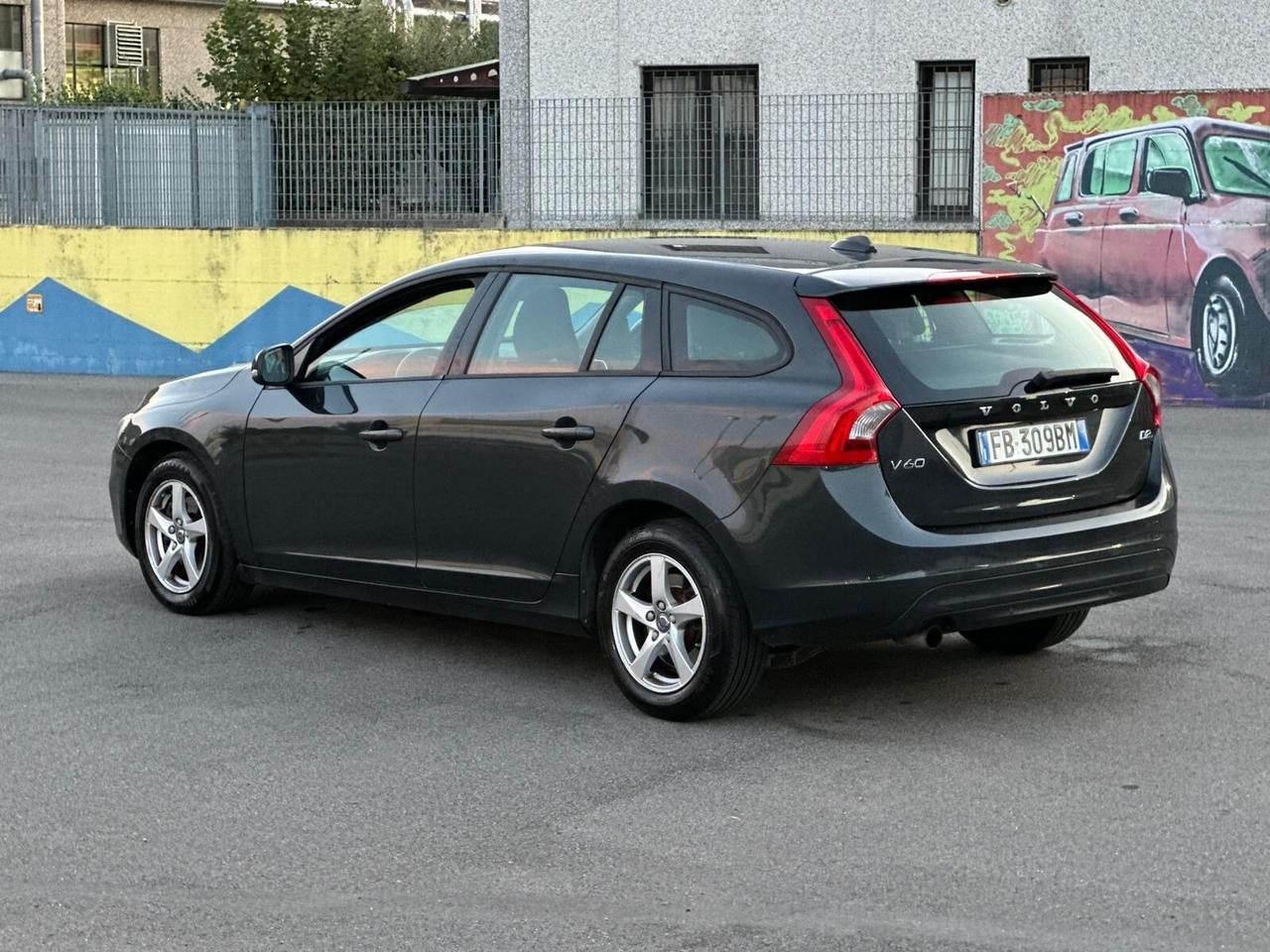 Volvo V60 D2 1.6 Powershift Kinetic