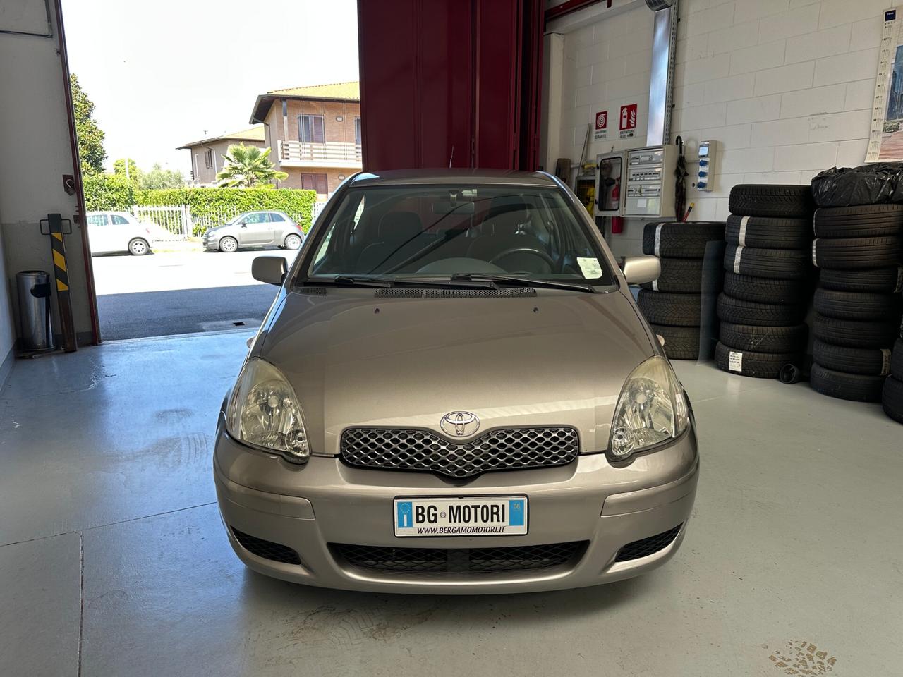 Toyota Yaris 1.0 3p Sol unipropr. ok neopat. GARANZIA