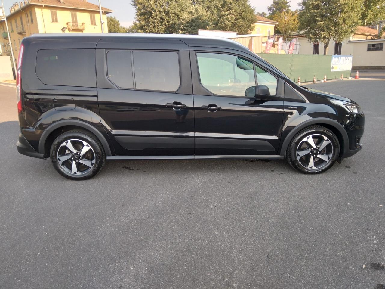 Ford Tourneo Connect Gran Active 1.5 EcoBlue 120 CV S&S Aut.x neopatentati