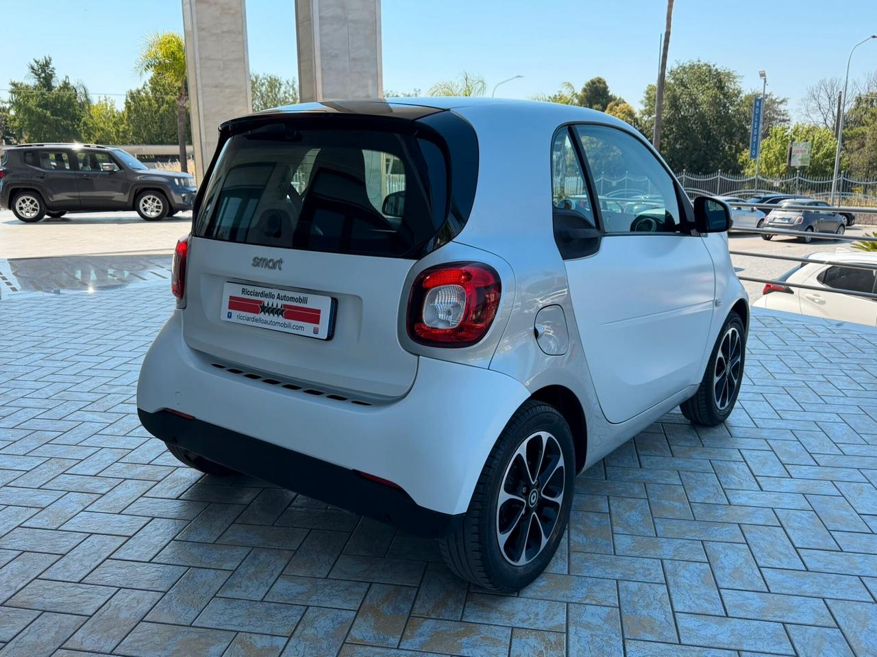 Smart ForTwo 1.0 71 coupé Passion - bianco opaco