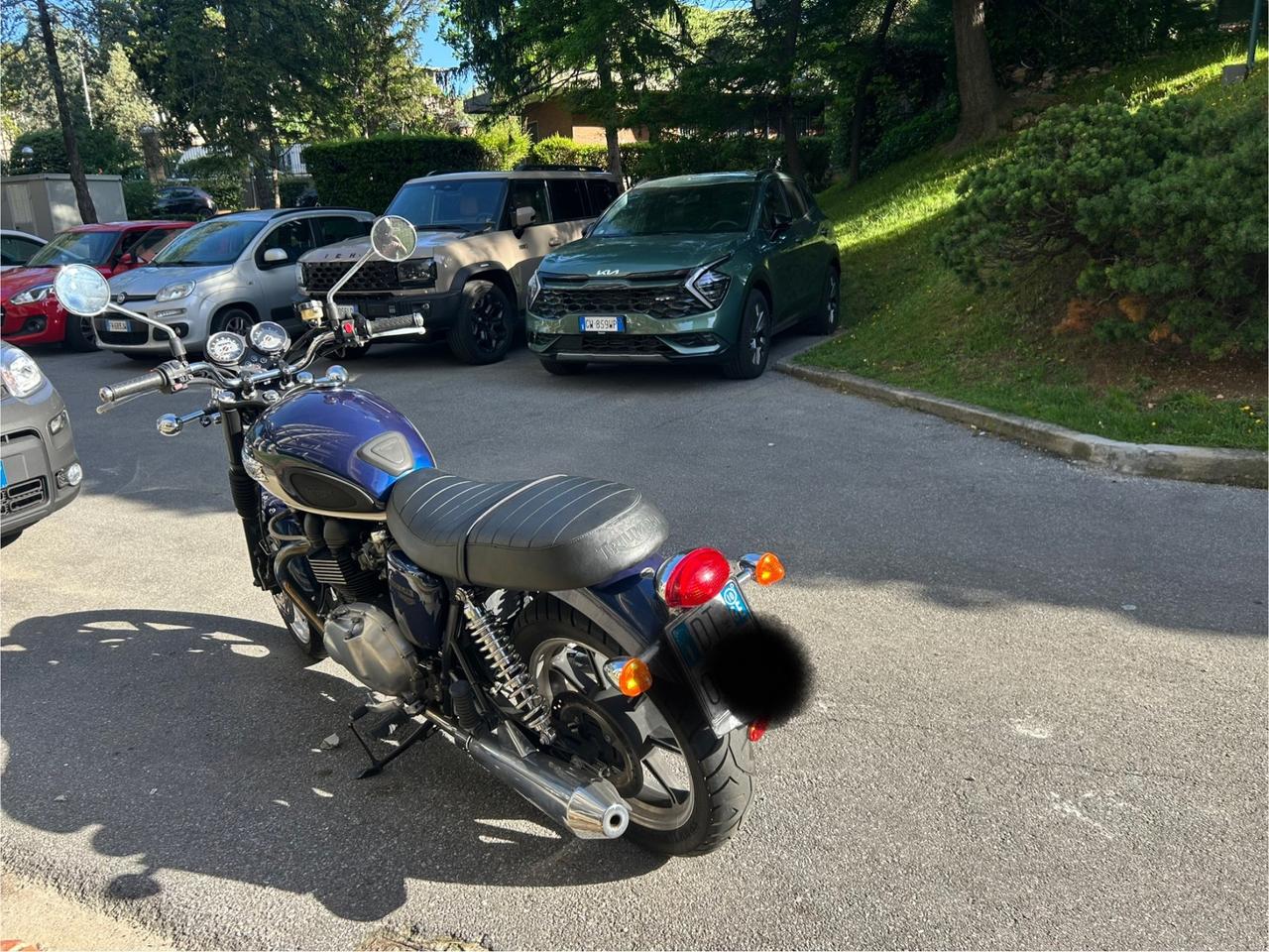 Triumph Bonneville SE
