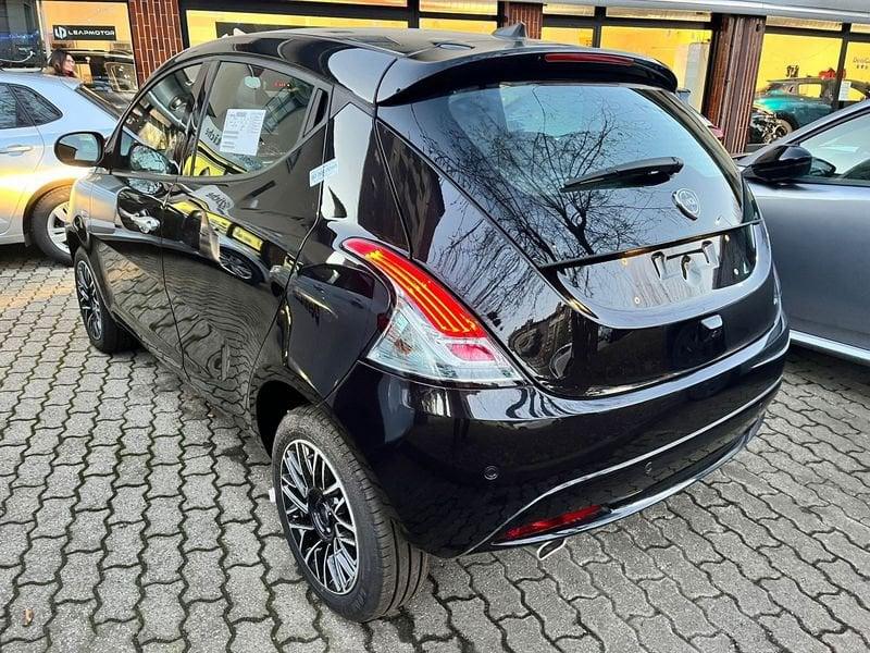 Lancia Ypsilon 1.0 FireFly 5 porte S&S Hybrid Platino