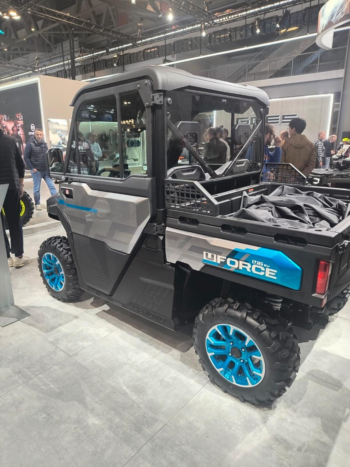 CFMOTO UFORCE u6 ev elettrico UTV CABINATO