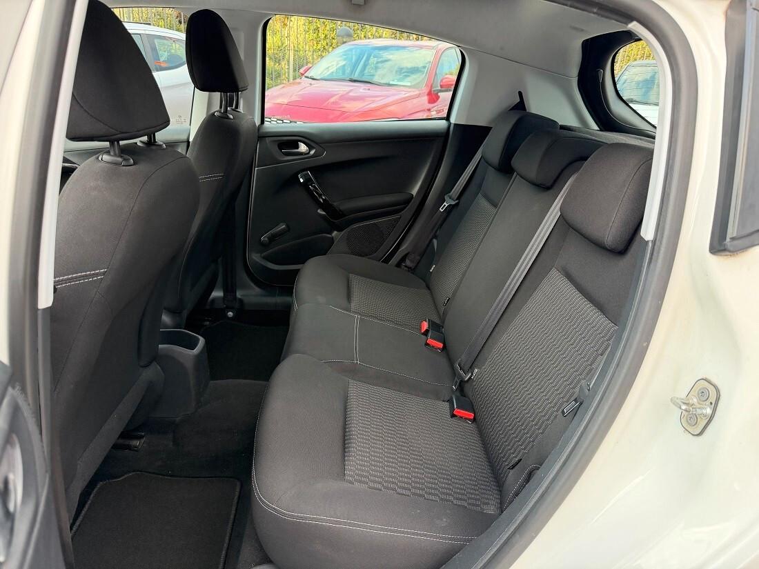 Peugeot 208 BlueHDi 75 5 porte Allure