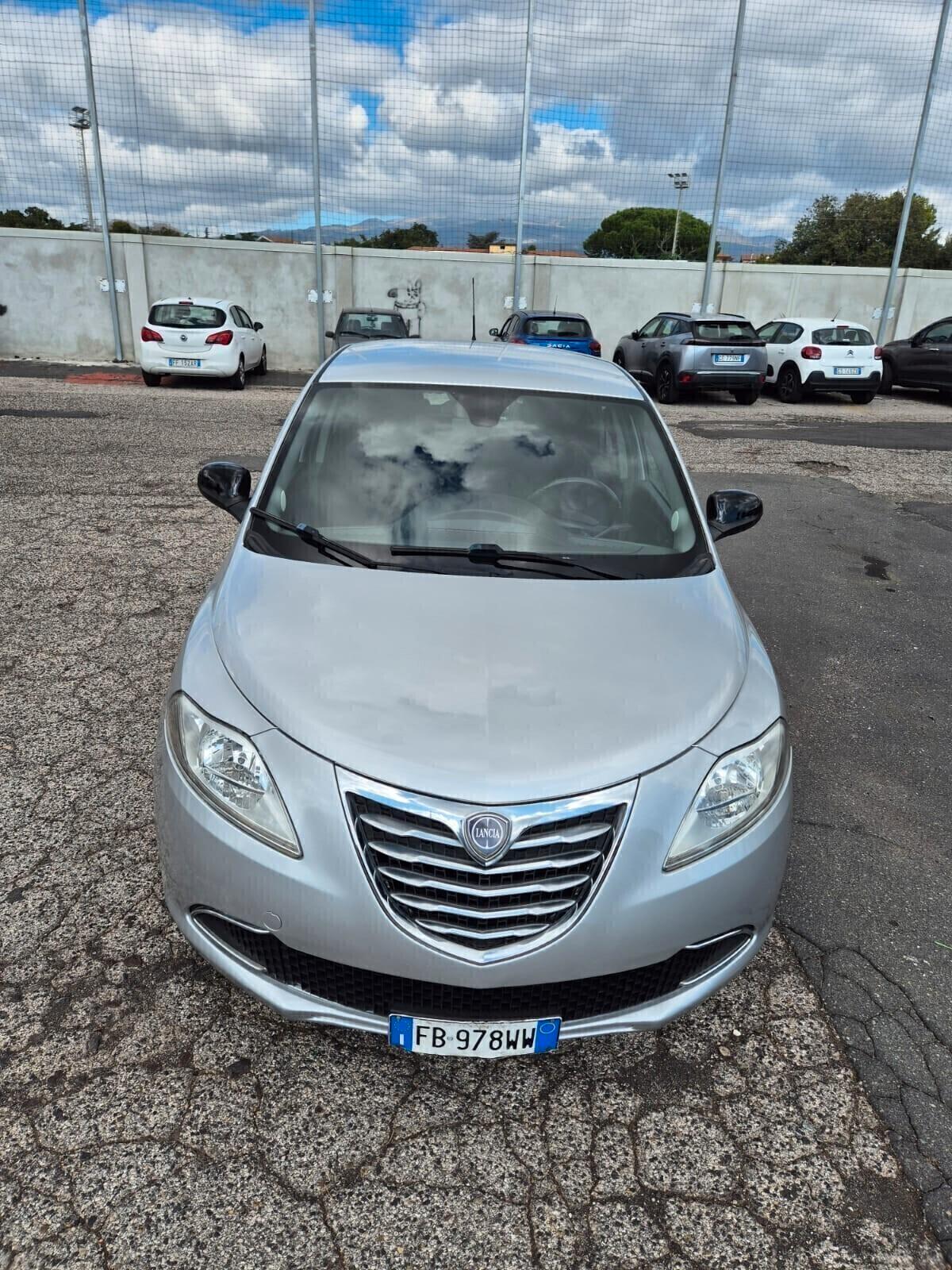 Lancia Ypsilon 1.2 69 CV 5 porte Platinum