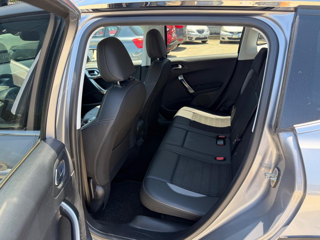 Peugeot 2008 BlueHDi 100 S&S Black Matt/48.000KM