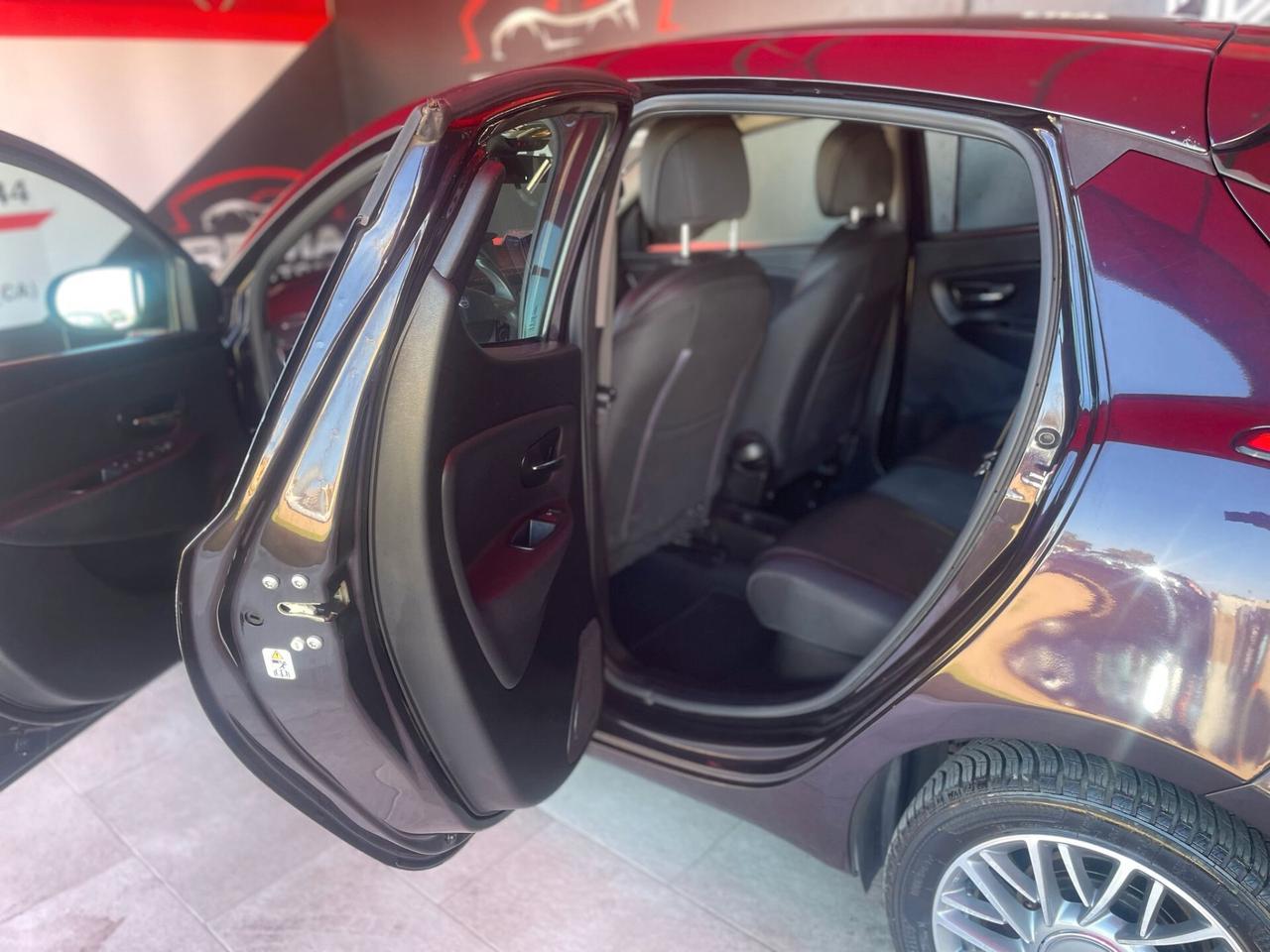 Lancia Ypsilon 1.2 69 CV 5 porte S&S Gold