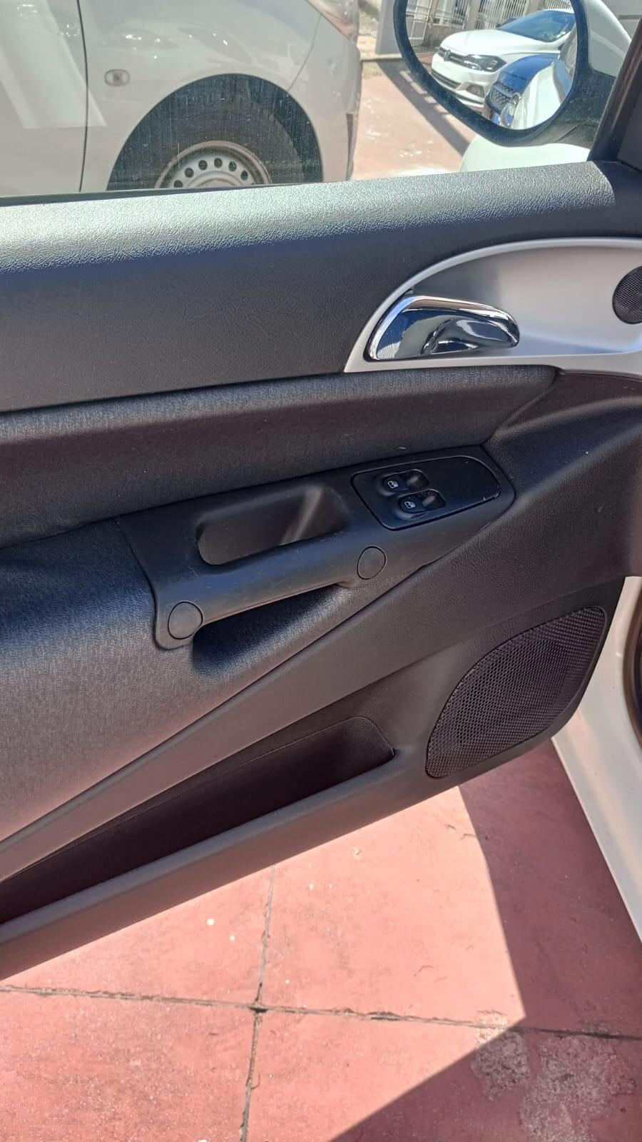 Lancia Ypsilon 1.2 Oro
