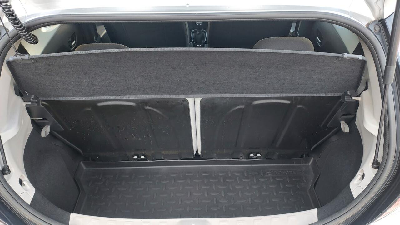 Toyota Aygo 1.0 VVT-i 69 CV 5 porte x-play