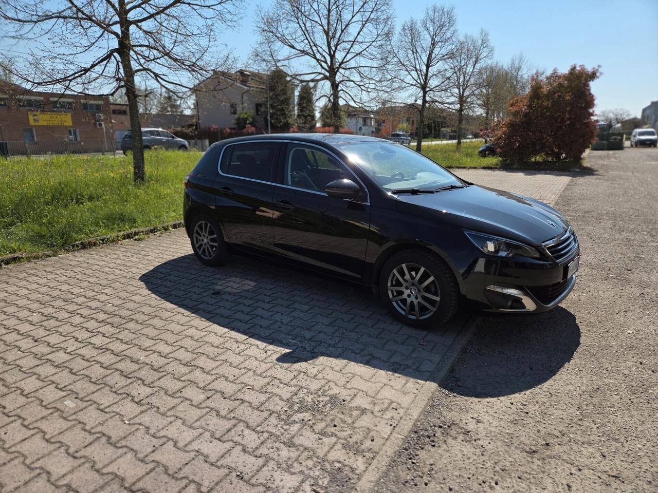 Peugeot 308 BlueHDi 120 S&S Allure
