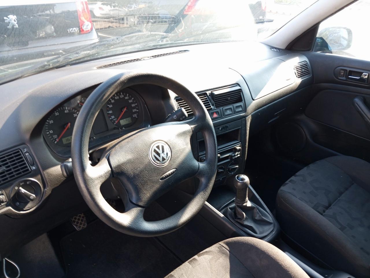 Volkswagen Golf 1.6 5p. Trendline