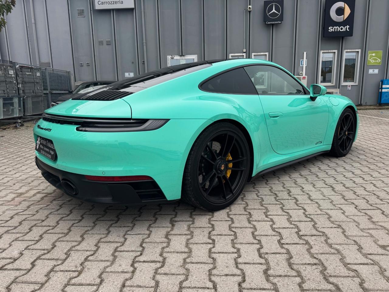 Porsche 911 Carrera 4 GTS