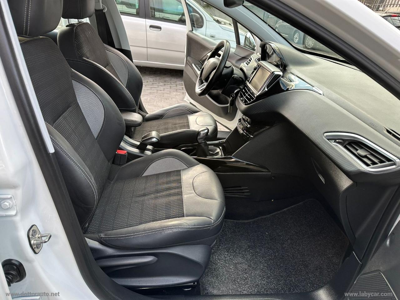 PEUGEOT 2008 BlueHDi 100 Black Matt