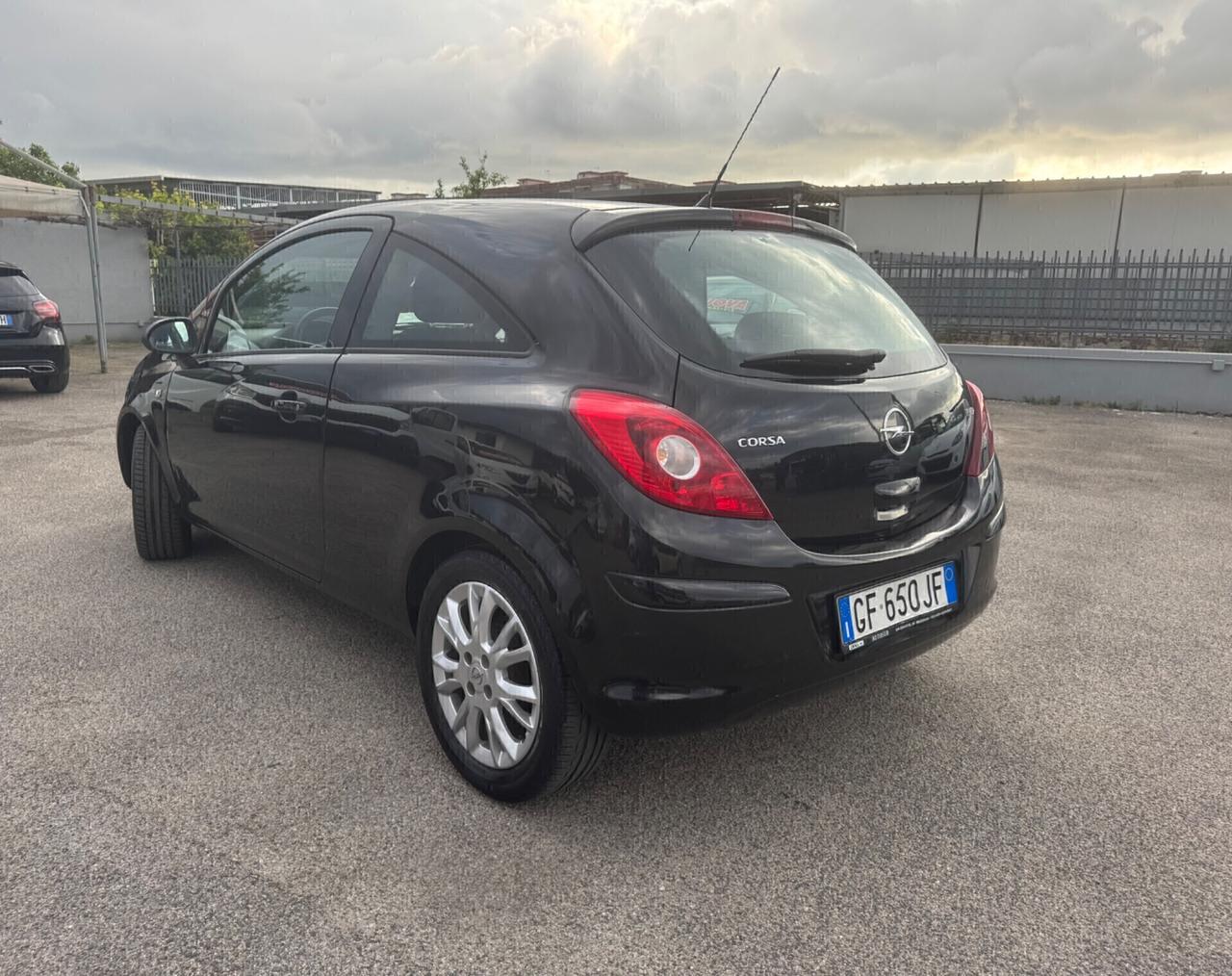 Opel Corsa 1.2 80CV 3 porte GPL-TECH Club