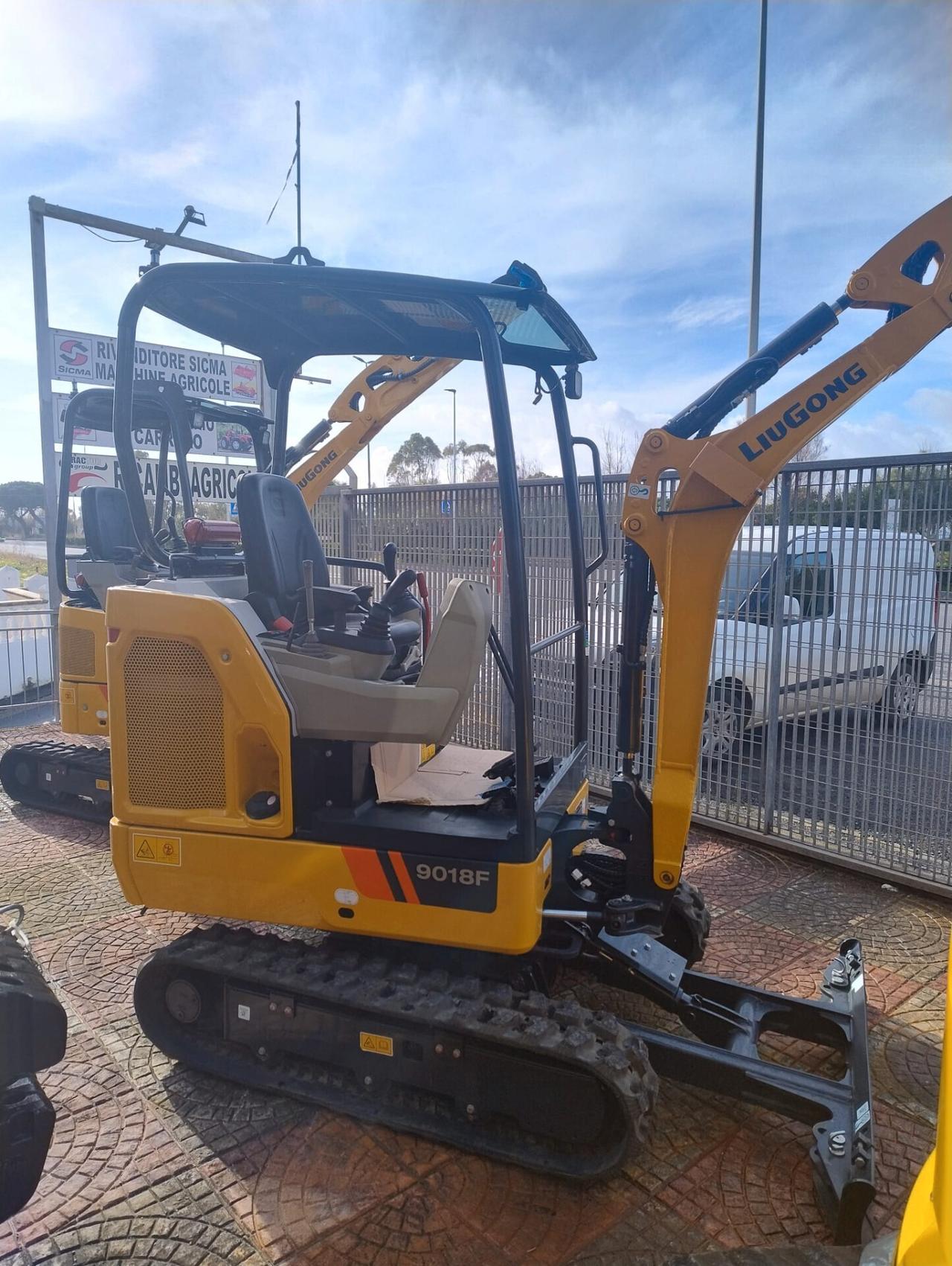 Escavatore Nuovo LiuGong 9018F (18 Quintali)