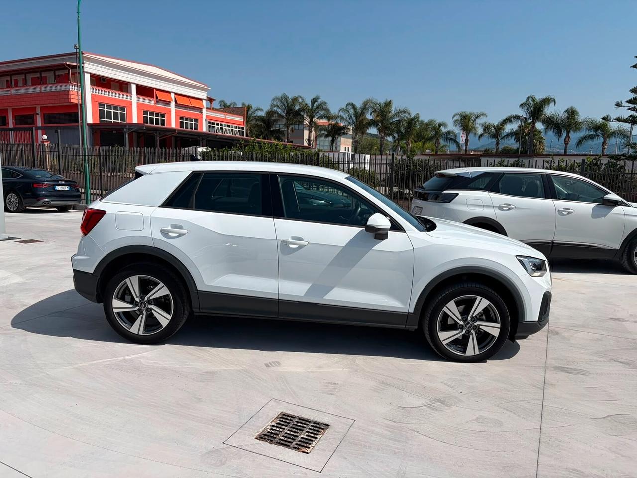 Audi Q2 30 TFSI Business