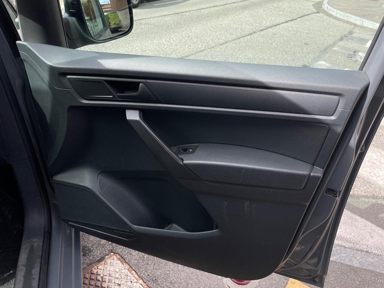 Volkswagen Caddy 2.0TDI 4MOTION Maxi/AUTOVETTURA