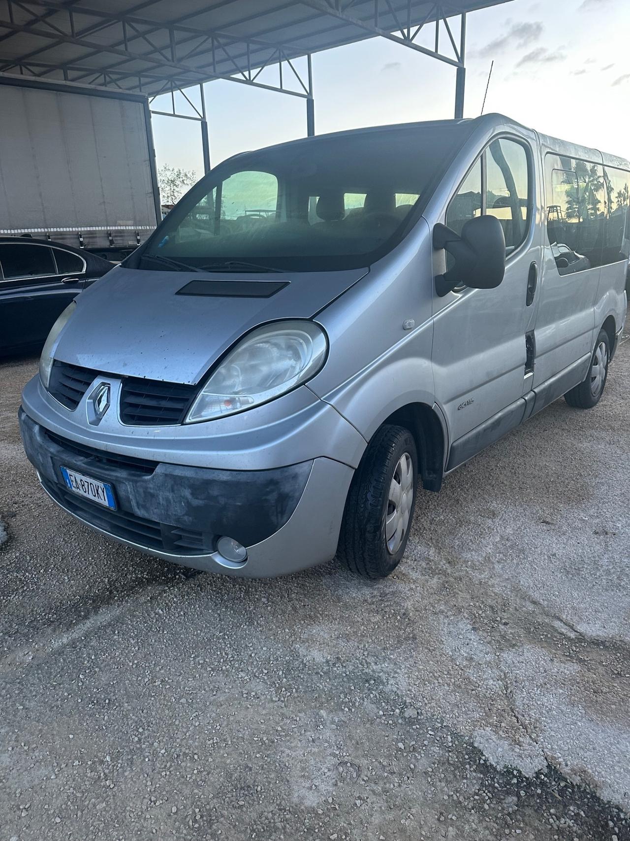 Renault Trafic 9 posti