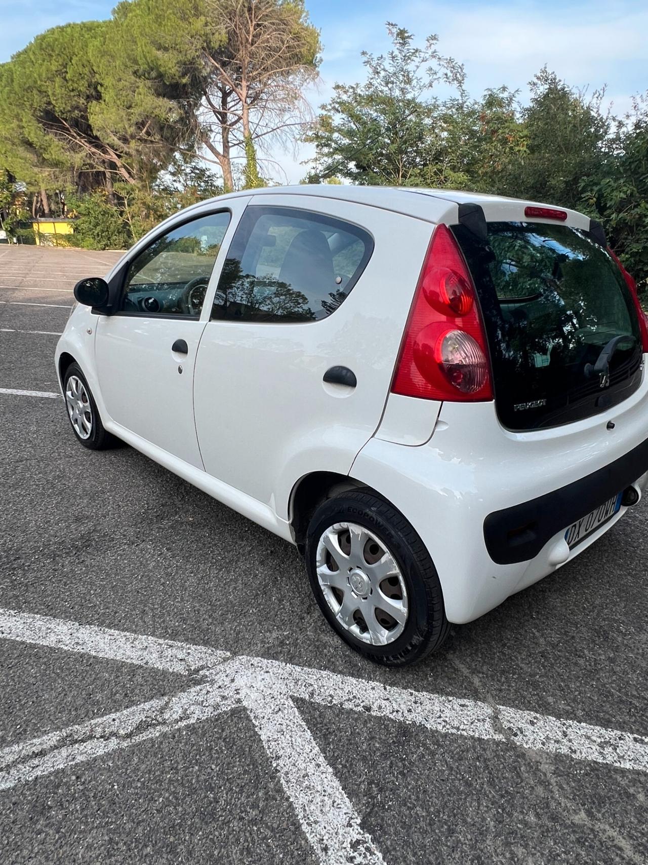 ADATTA PER NEOPATENTATI Peugeot 107 1.0 68CV 5p. Desir