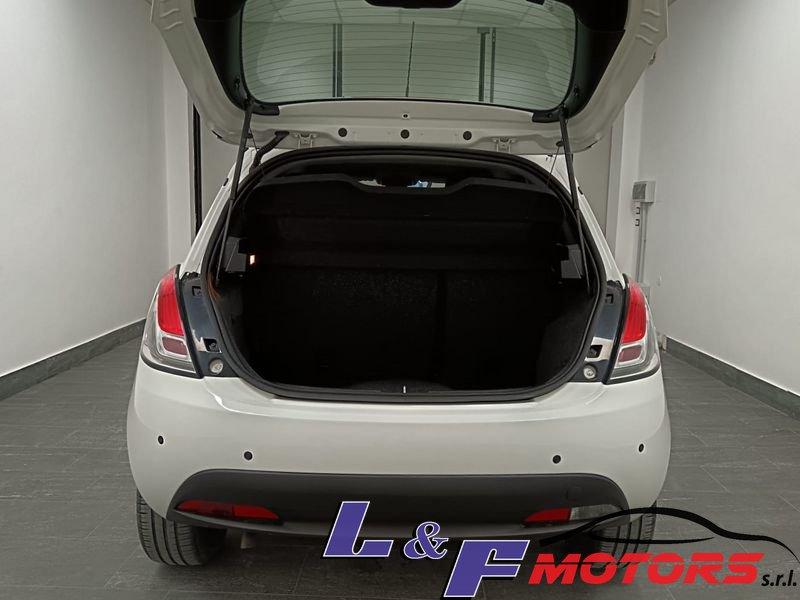 Lancia Ypsilon 1.2 69 CV GPL Gold