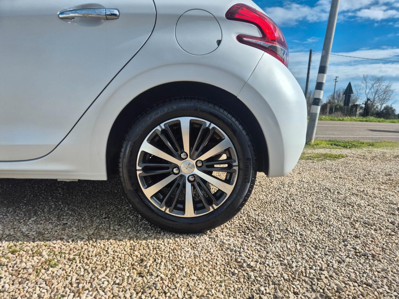 Peugeot 208 1.2 82 5 porte Allure 91000 KM