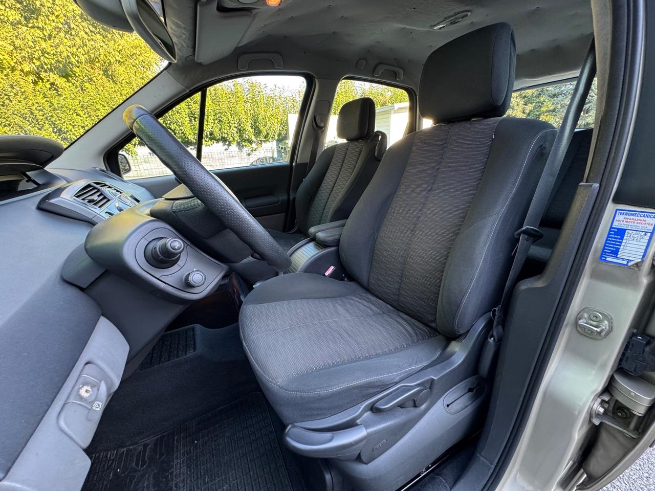 Renault Scenic Grand Scénic 2.0 16V dCi
