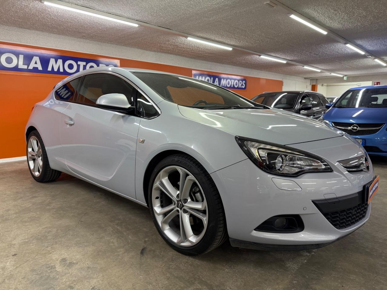 Opel Astra GTC 2.0 CDTI 165CV S&S 3 porte Cosmo S