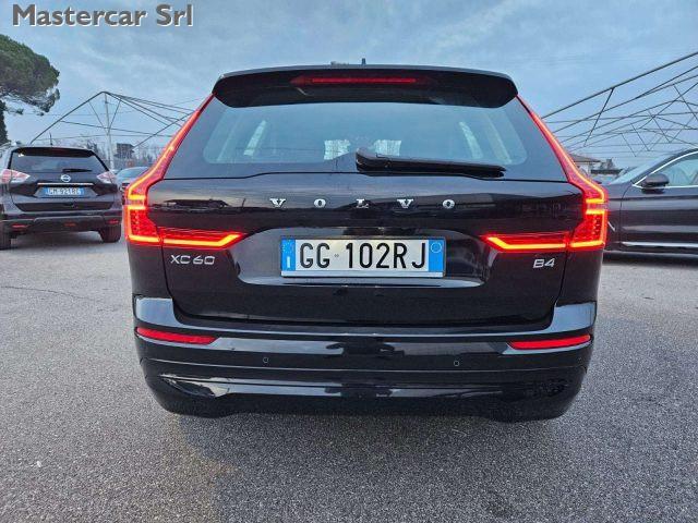 VOLVO XC60 XC60 II 2022 2.0 b4 Momentum Pro auto - GG102RJ