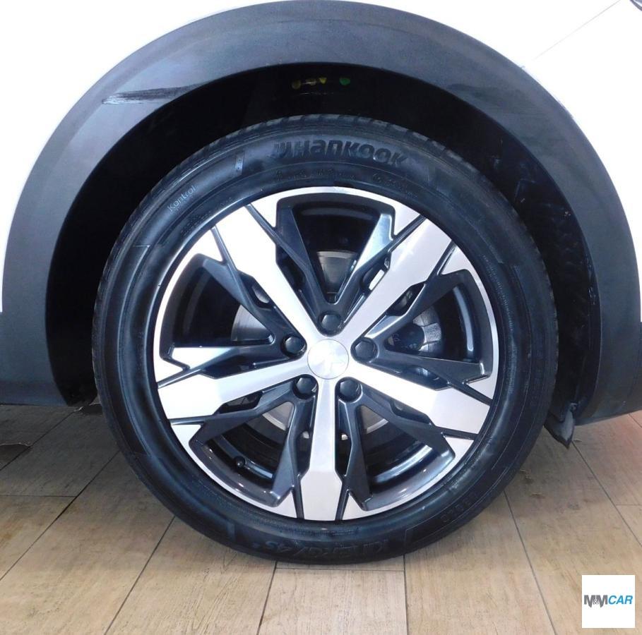 PEUGEOT - 3008 - BlueHDi 130 EAT8 S&S Allure