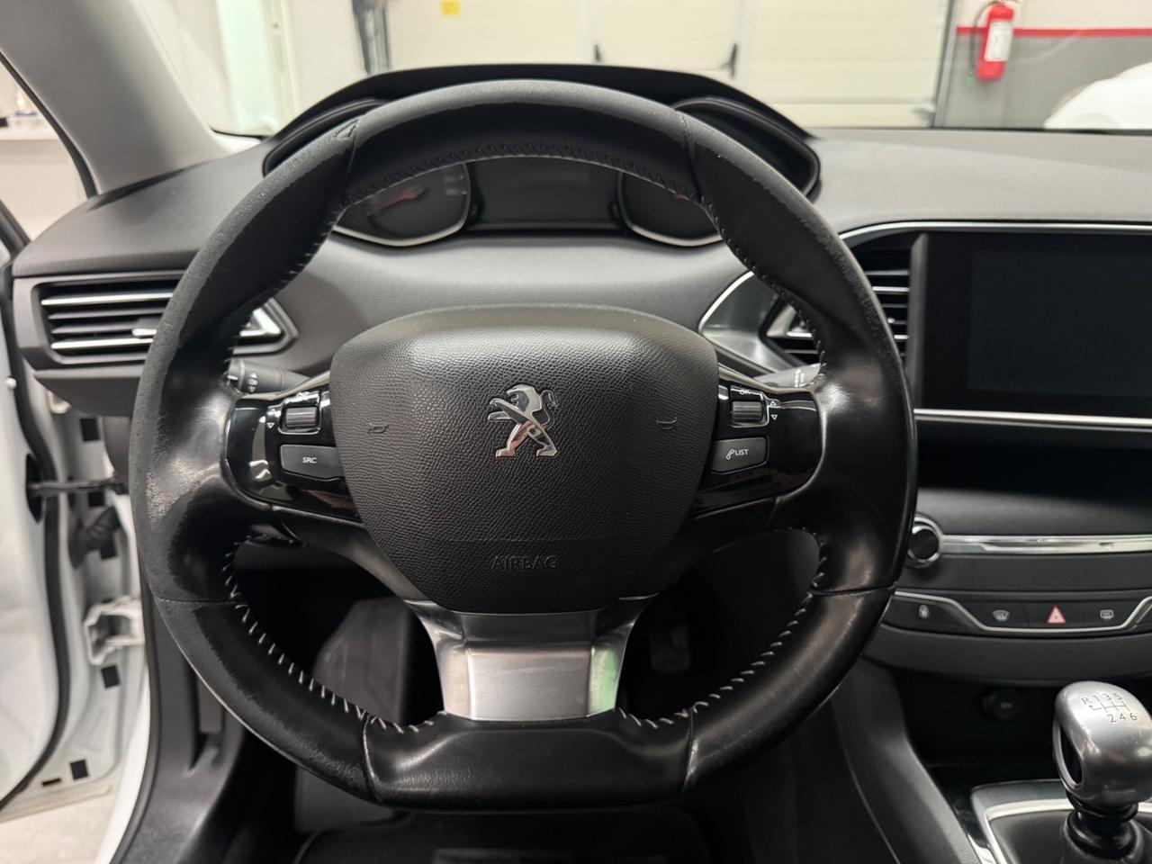 Peugeot 308 BlueHDi 120 S&S EAT6 SW Allure