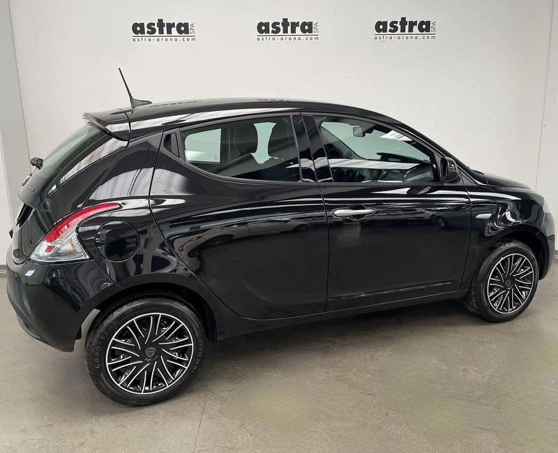 Lancia Ypsilon 1.0 FireFly 5 porte S&S Hybrid Gold Plus