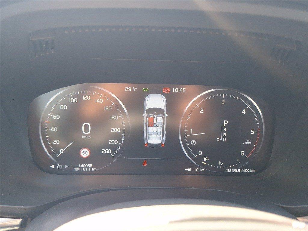 VOLVO XC60 2.0 d4 Momentum auto my20 del 2020