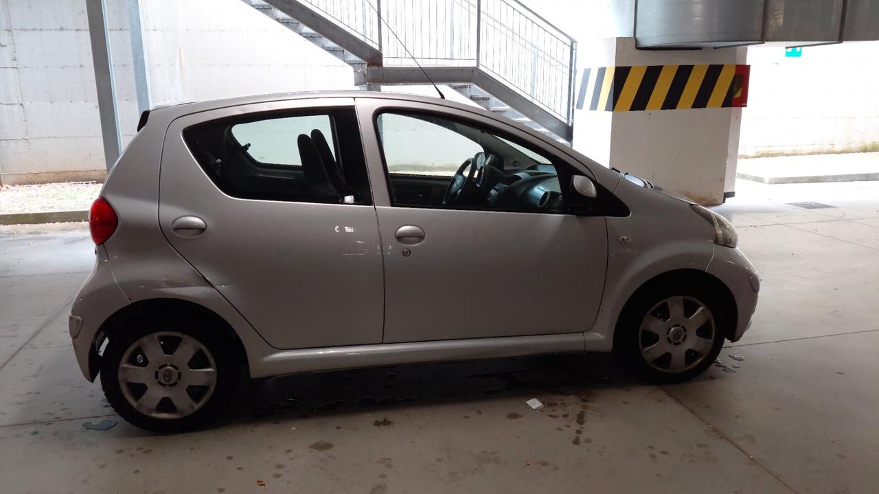 Toyota Aygo 1.0 12V VVT-i 5 porte
