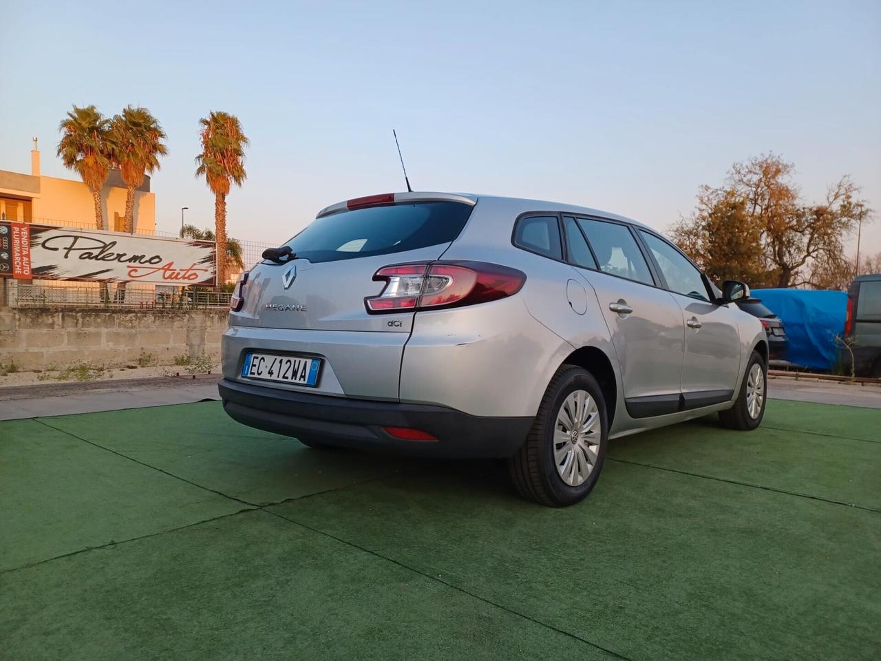 Renault Mégane 1.5 dCi 110CV EDC SporTour Luxe