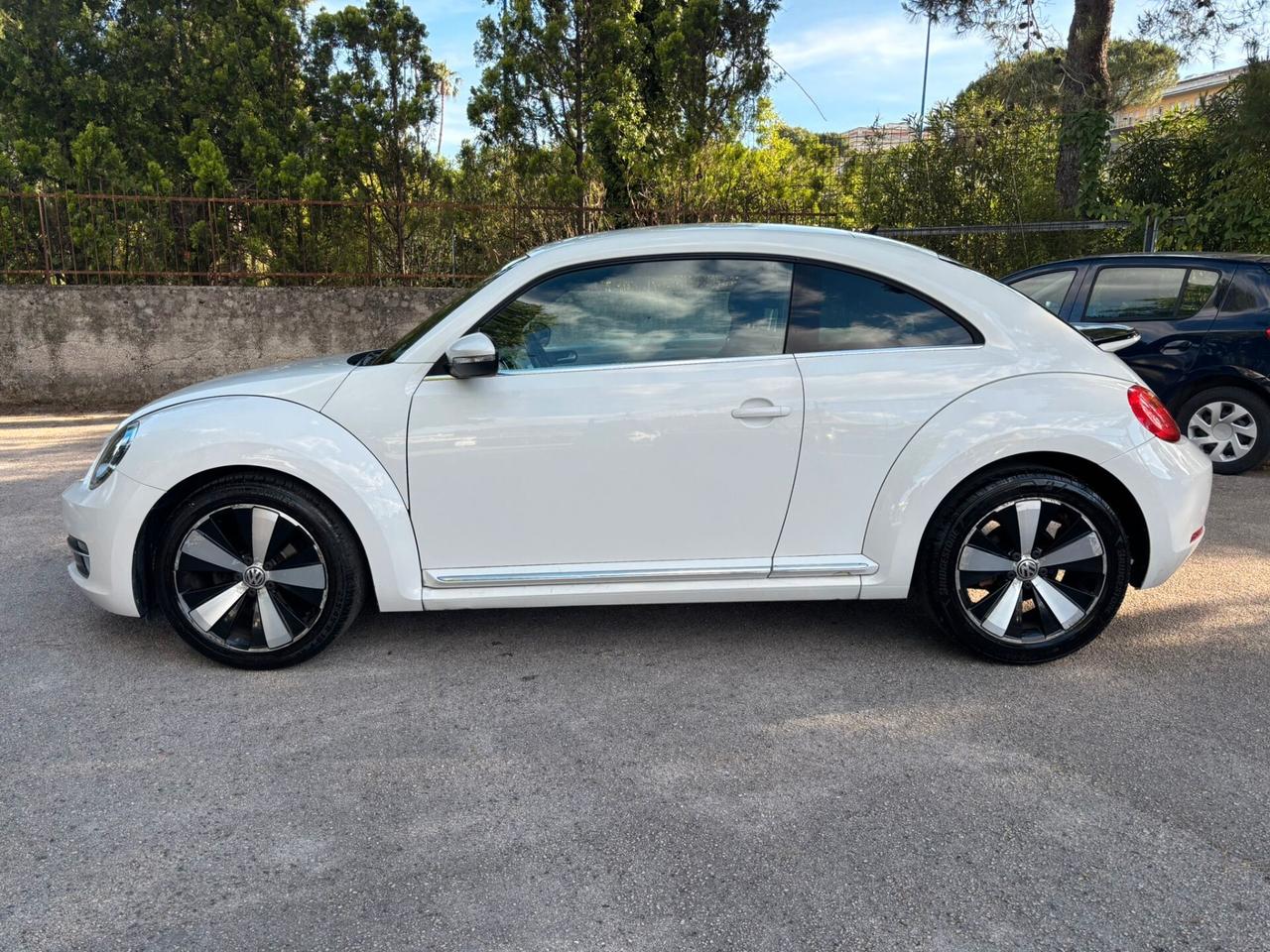 VOLKSWAGWEN MAGGIOLINO 1.6 TDi Design - 2012