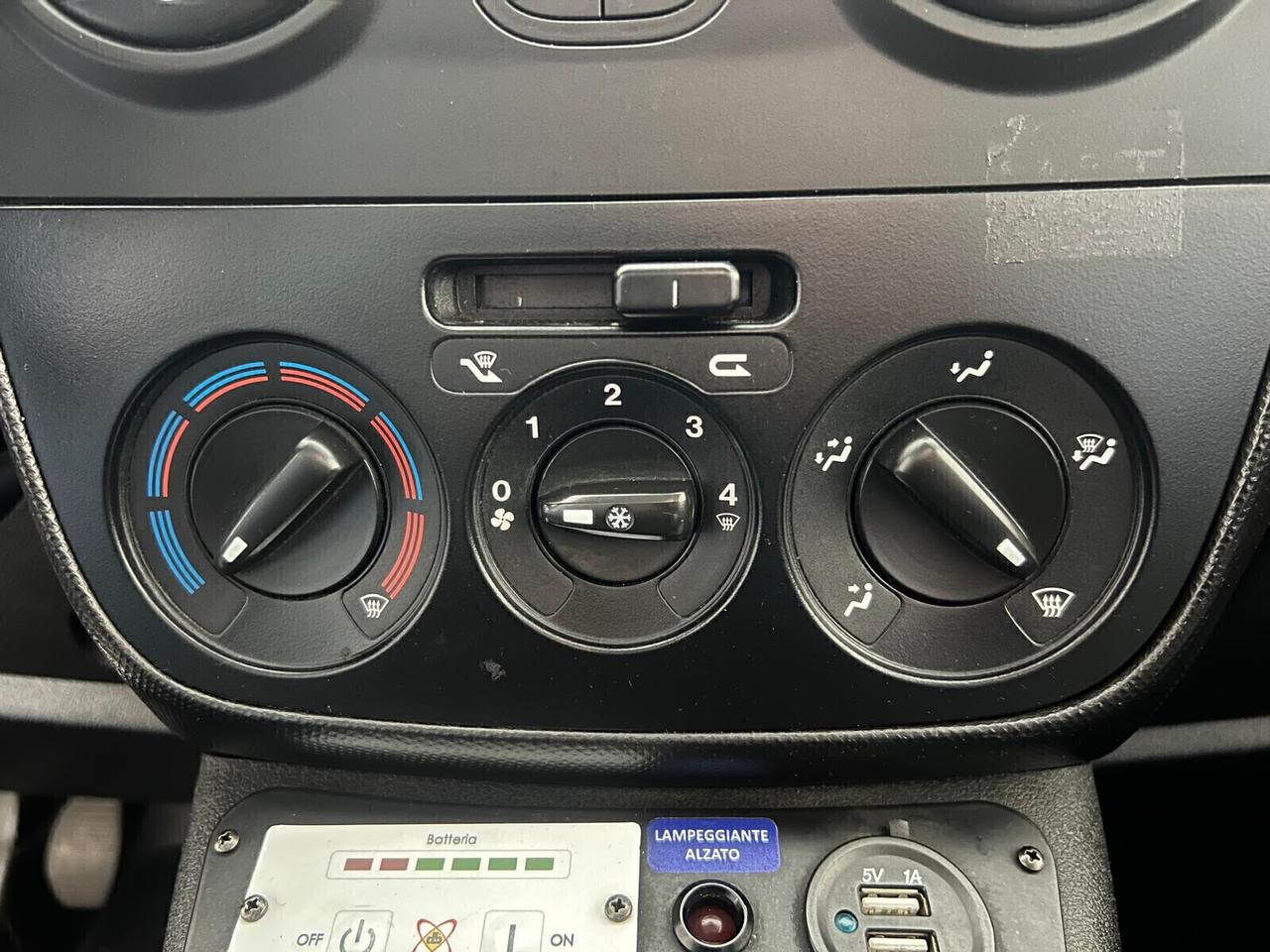 Fiat Fiorino 1.3 MJT 95CV Cargo Adventure 2017