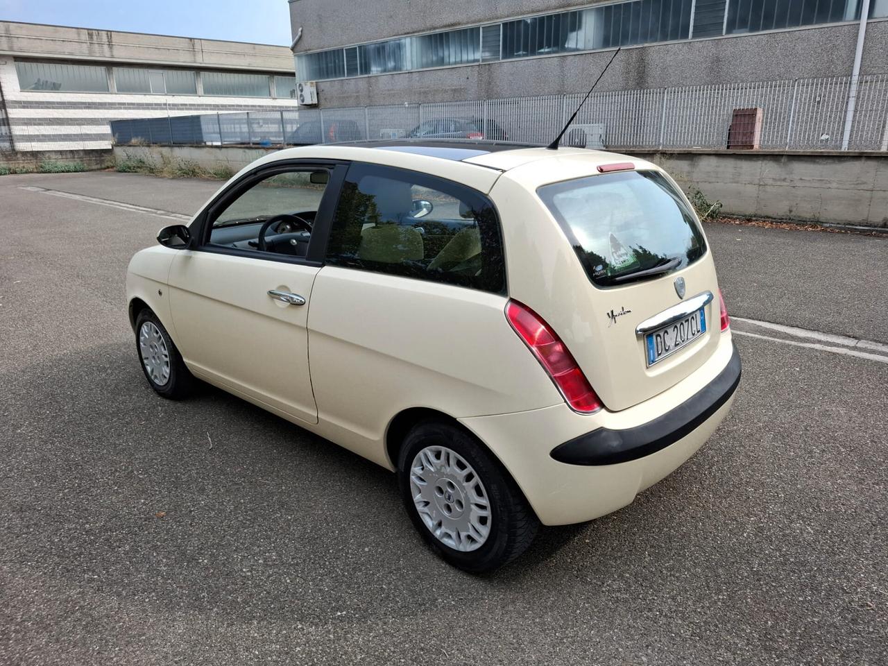 Lancia Ypsilon 1.2 benzina SOLAMENTE 93.000 KM
