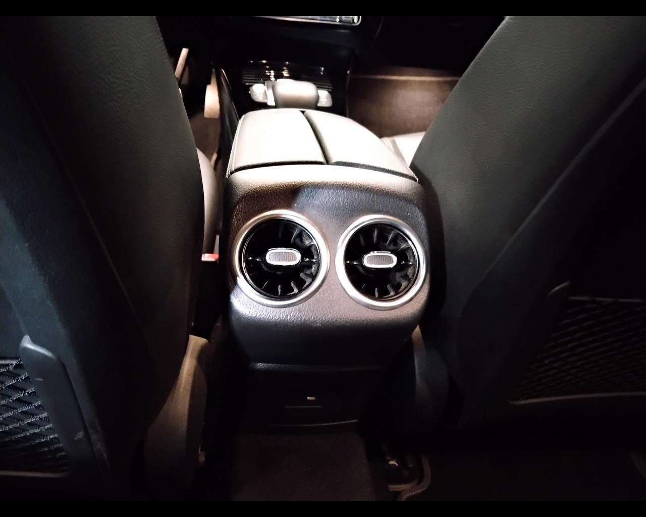 Mercedes-Benz Classe A - W177 2018 - A 180 d Sport auto