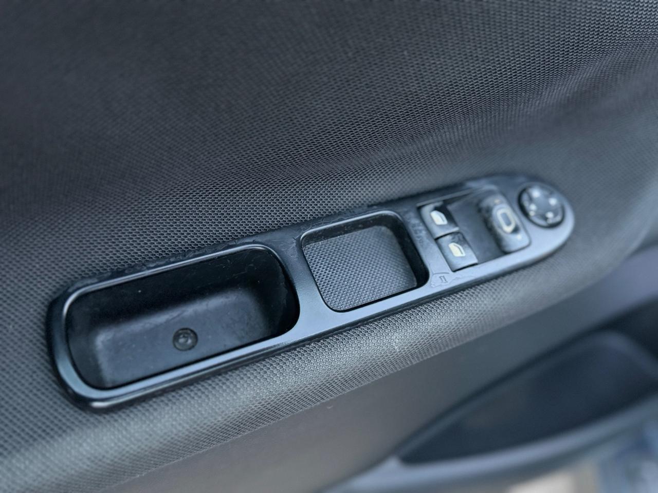 Peugeot 207 1.6 VTi 120CV CABRIOLET NEOPATENTATI OK