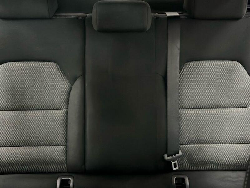 Mercedes-Benz GLA 180 d Business