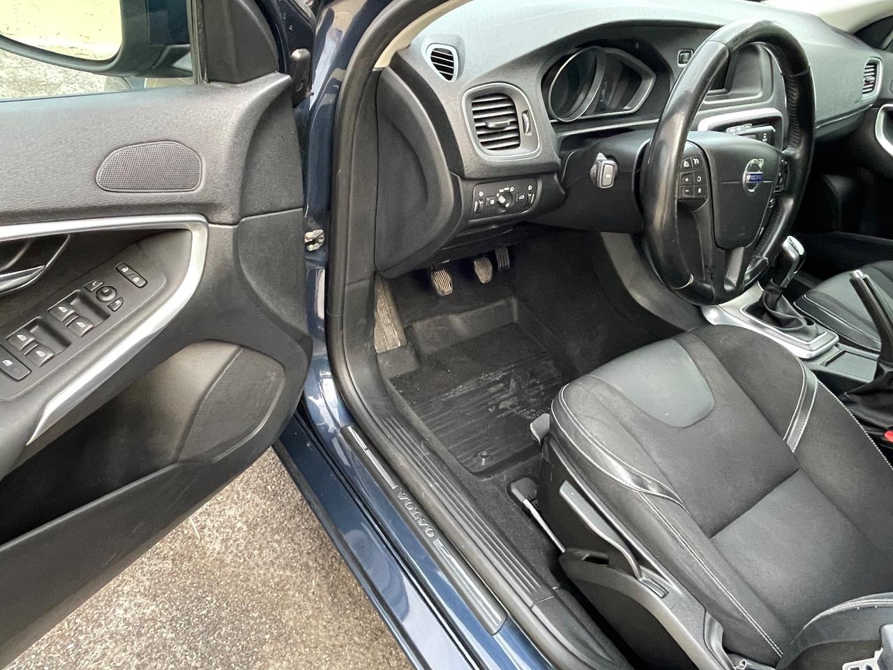 Volvo V40 D3 150cv. finanziabile pronta consegna