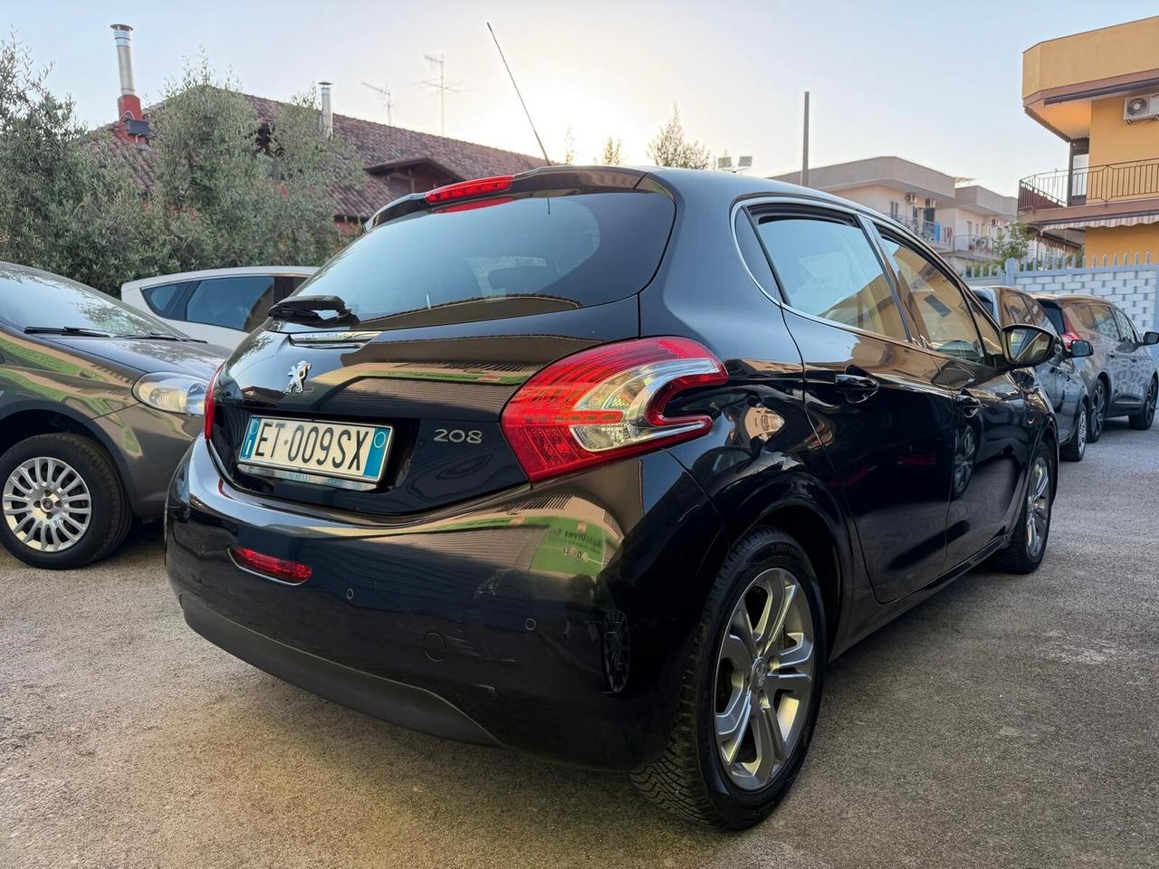 Peugeot 208 1.4 HDi 68 CV 5 porte Allure