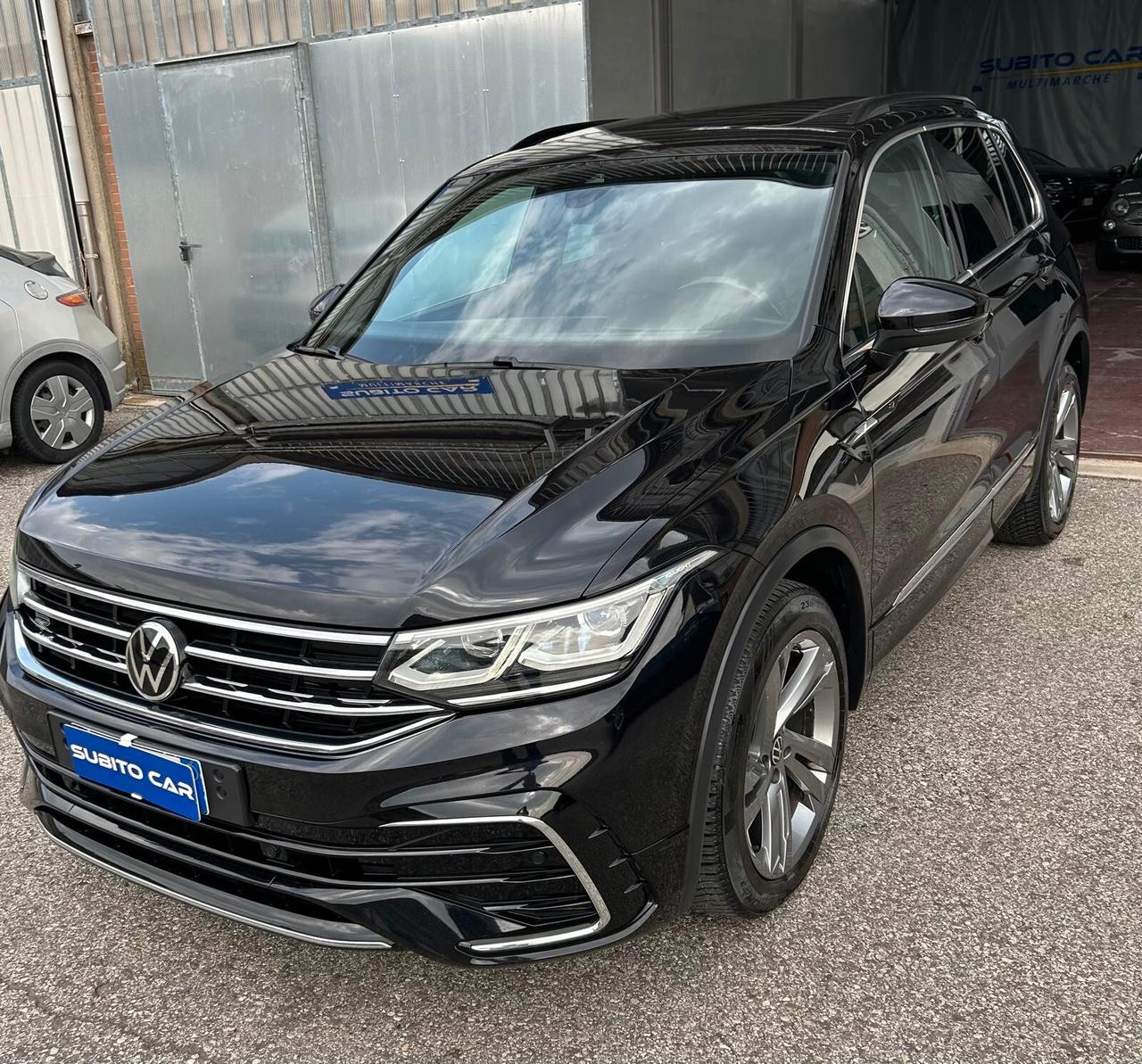 Volkswagen Tiguan 2.0 TDI DSG 4MOTION R-LINE TETTO PANORAMICO ED APRIBILE