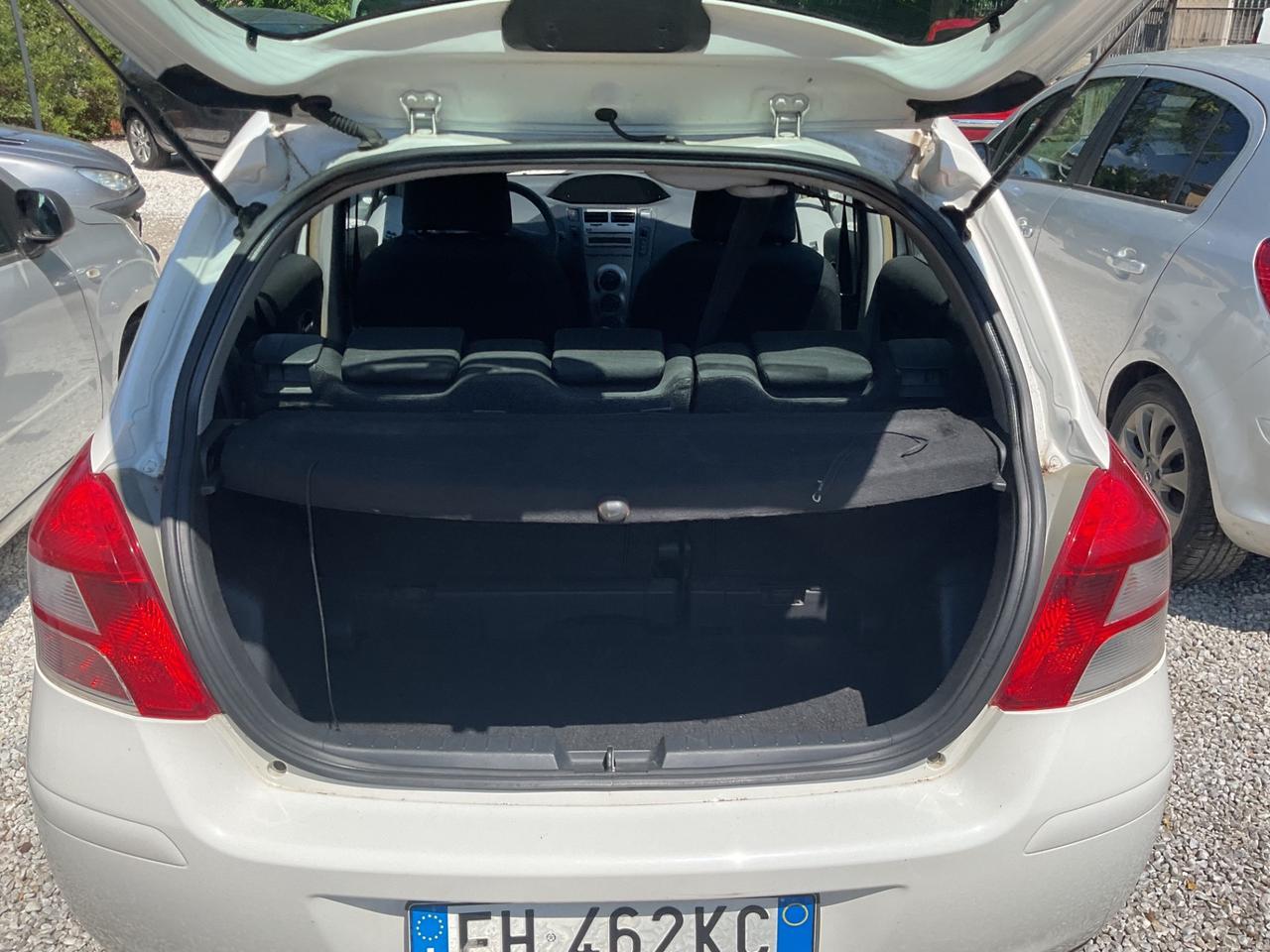 Toyota Yaris 1.0 5 porte