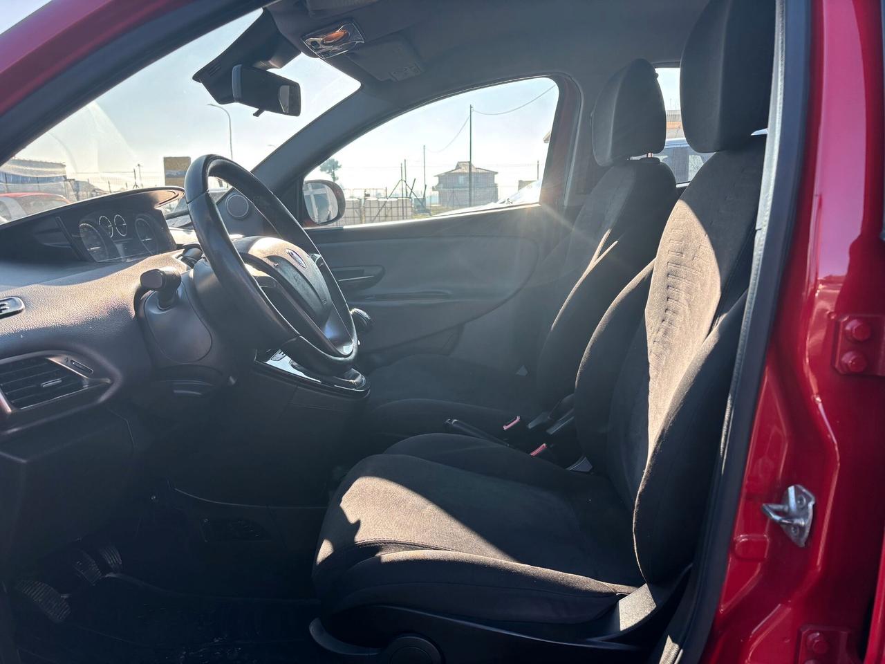 Lancia Ypsilon 0.9 TwinAir 85 CV 5 porte Metano Ecochic Gold