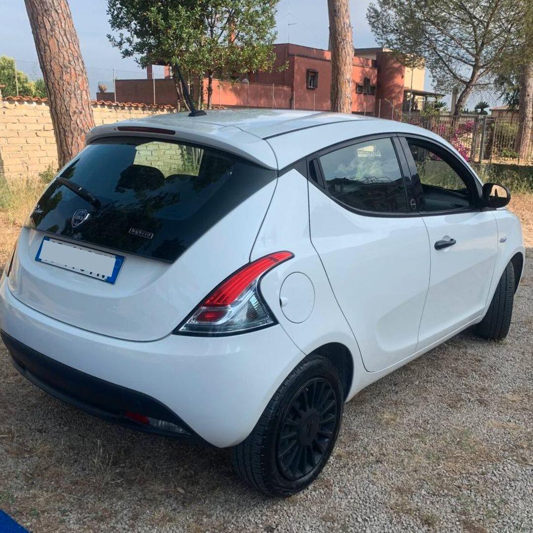 Lancia Ypsilon 1.0 hybrid Silver KM REALI