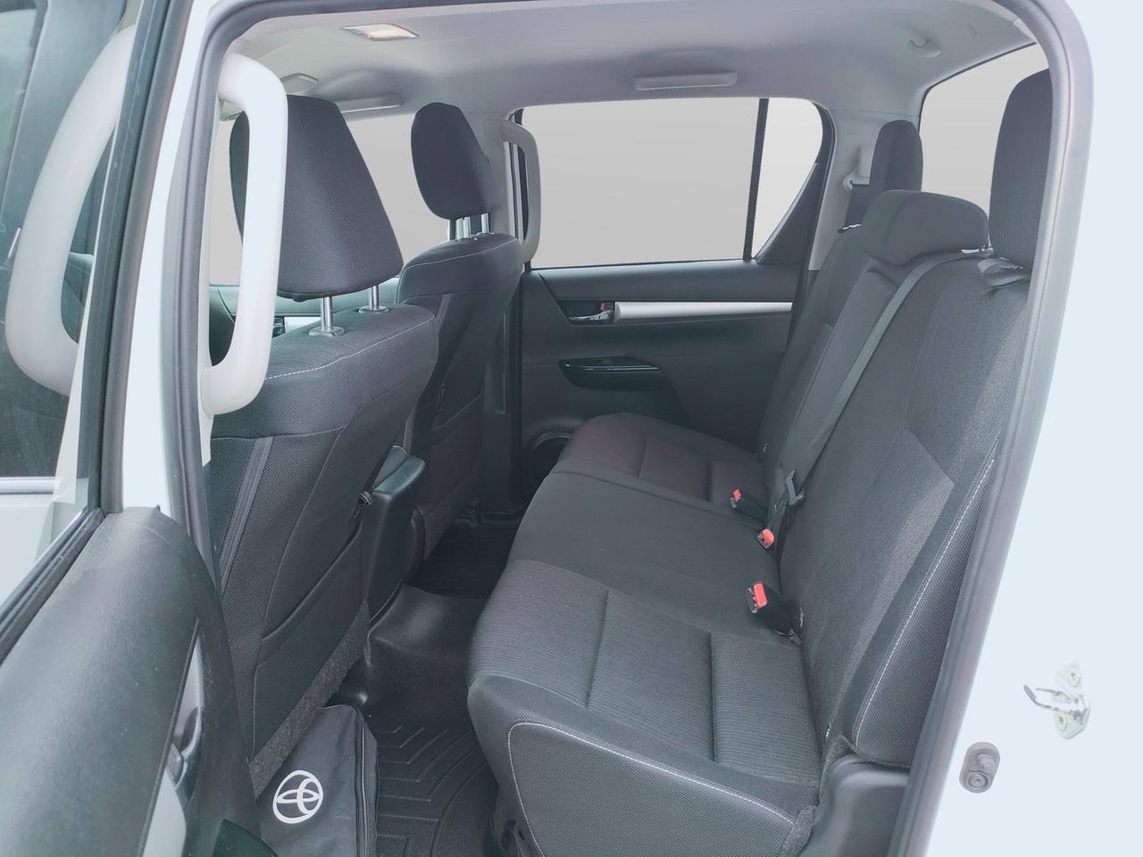 TOYOTA Hilux IV 2021 - Hilux 2.8 d double cab Lounge 4wd